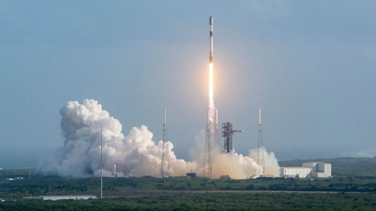 SpaceX Falcon 9 rocket launches with Starlink satellites
